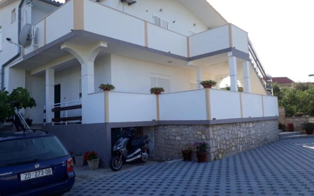 Jadranka - Free Parking and Grill - A3