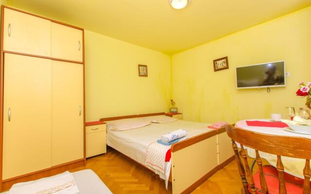 Apartments Roza