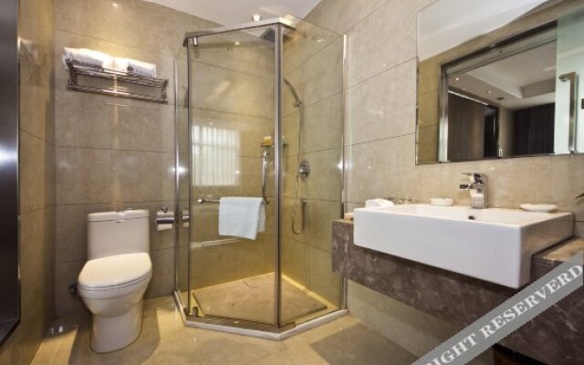 Yijia East Pinwei Hotel