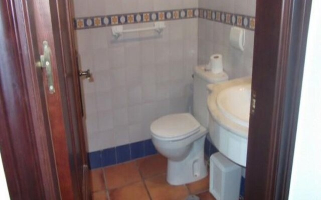 Apartment 2 Bedrooms With Pool 103424