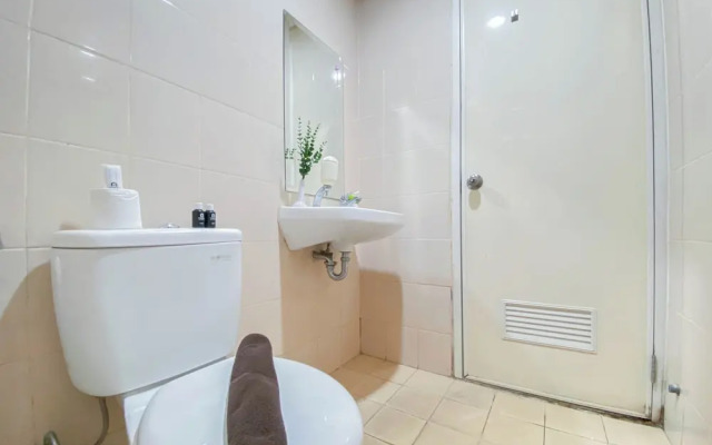 Spacious 2Br At Apartment Parahyangan Residence