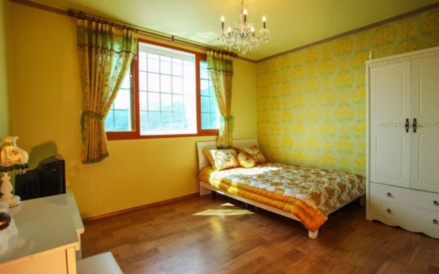 Geojedo White Pension