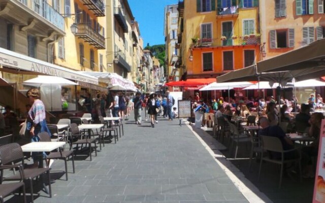 Vieux Nice 5 min plage 10 voyageurs