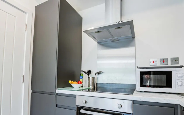 Host Stay Croydon Road Dwelling
