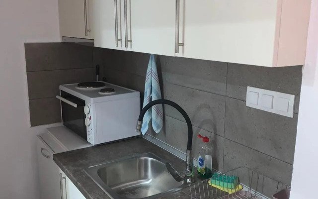 Agias Sofias 71C perfect studio