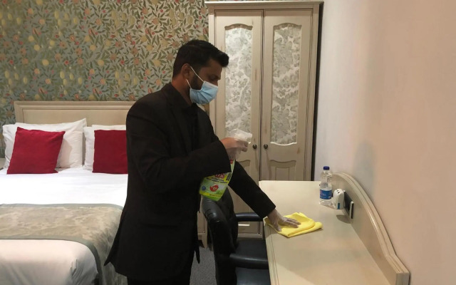 W12 Rooms