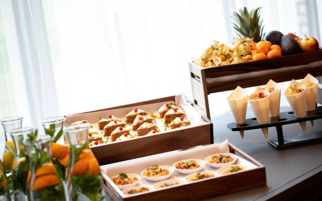 Renaissance Amsterdam Schiphol Airport Hotel