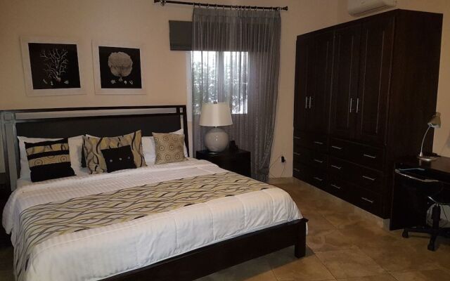 New six Bedroom With BBQ and Large Pool
