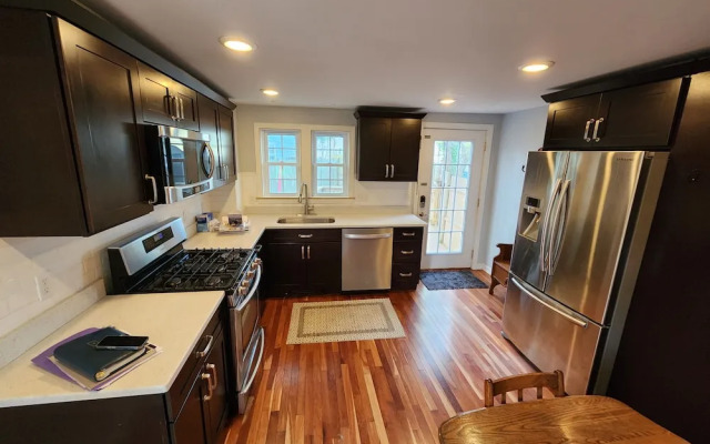 Marblehead Oasis 3 Bedroom Townhouse by RedAwning