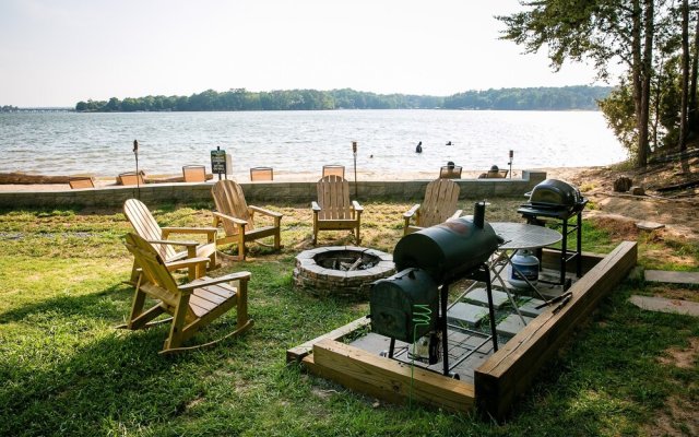 Family Style Two Bedroom Cabin #7 at Long Cove Resort bungalow