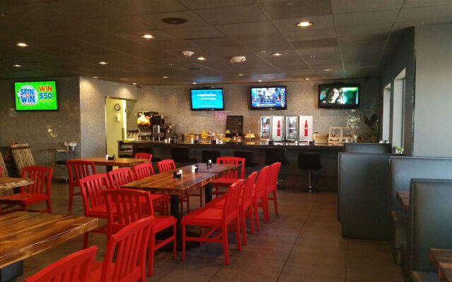 Siegel Slots and Suites