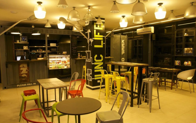 OYO 866 Junction Hostels