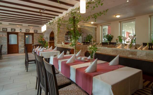 Hotel Gasthaus zum Zecher
