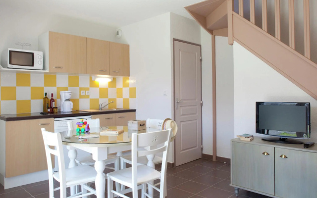 Semi-detached home 500 m. from the center of Colombiers