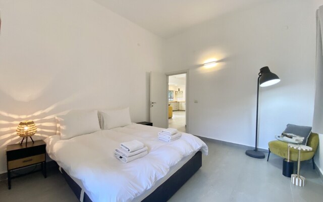 Ness Tsiyona 9 - By Beach Apartments TLV