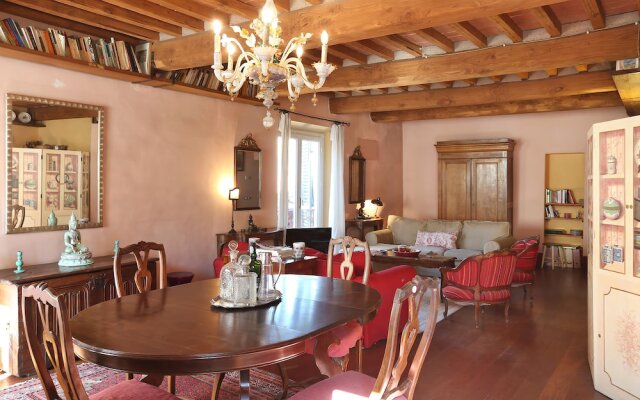 Delfina by Vacation in Lucca