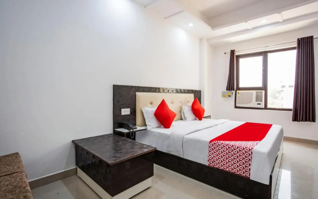 Capital O 42035 Hotel Raj Ganga