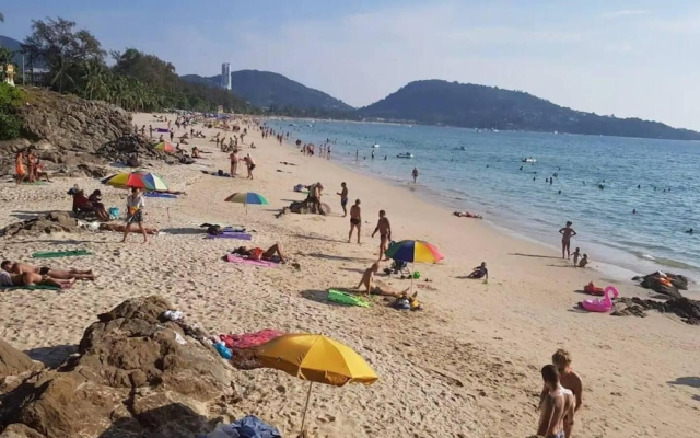 Patong Beach Gardens - Pool, Fast Wifi, Smart TVs