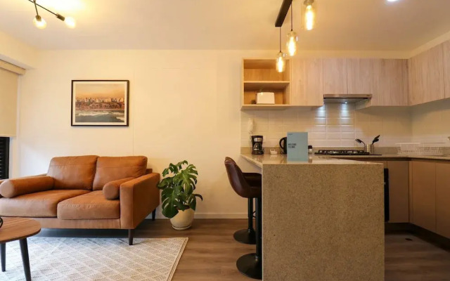 w Radiant 1BR With Modern Balcony in San Isidro
