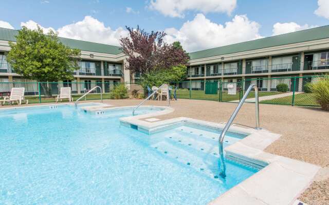 Days Inn by Wyndham Elizabethtown