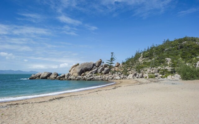 The Beach House At Arthur Bay