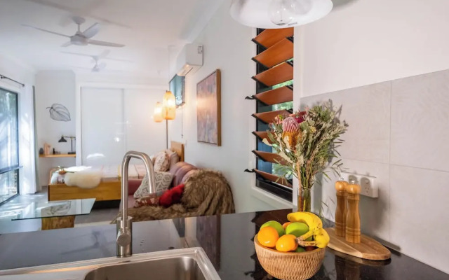 Airlie Beach Eco Cabins - Adults only