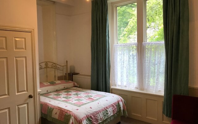 The Briary Hotel - Guest House