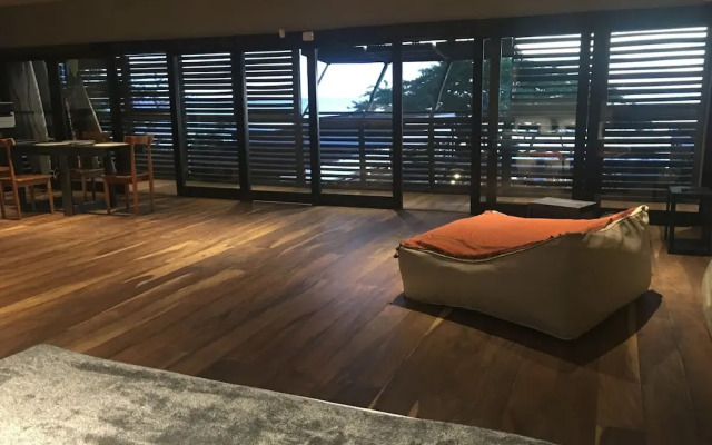 99 Surf Lodge