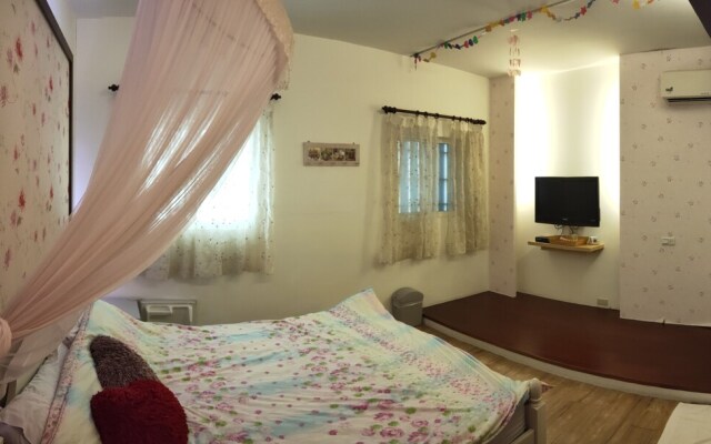 Come and Play Guesthouse