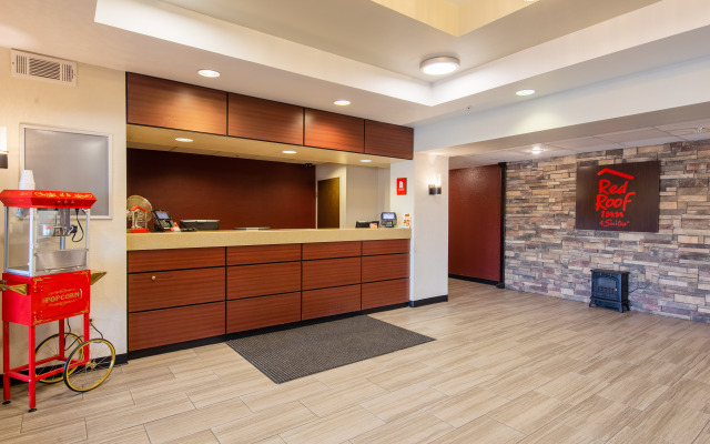 Red Roof Inn & Suites Indianapolis Airport