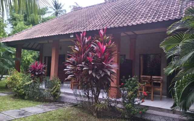 Suka Sari Cottages