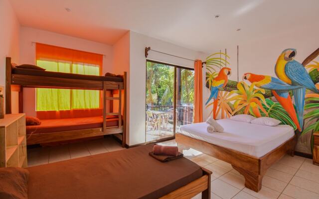 Tramonto ROJO Santa Teresa Guest House