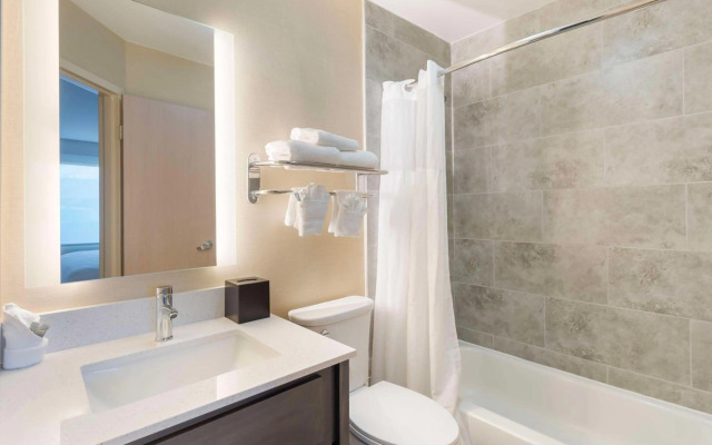 Best Western Plus Glenview Chicagoland Inn & Suites