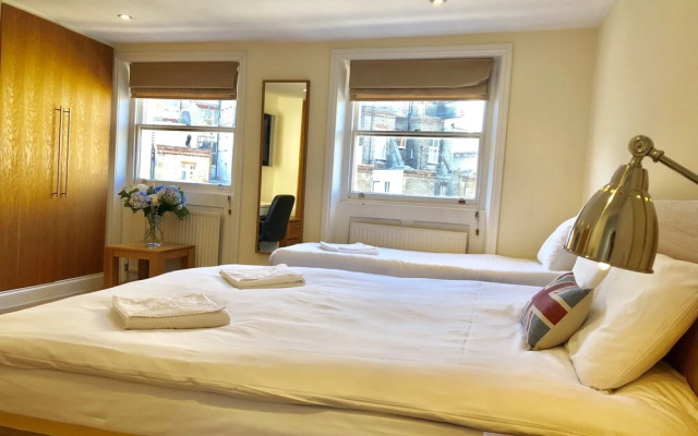 Buckingham Palace View Apartment