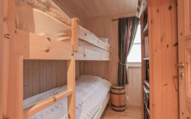 Cabin in Hodlekve with 5 bedrooms & hot tub.