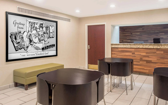 Howard Johnson by Wyndham San Pedro