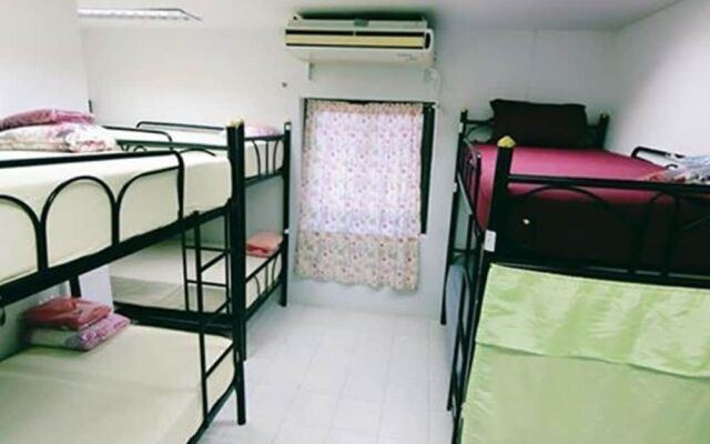 Peace & Love Hostel