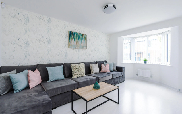4 Bedroom House Manchester Hosted By MCR Dens