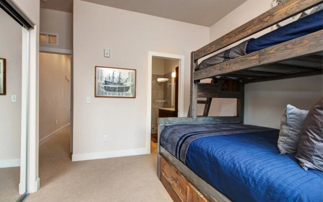Park Lane South Apartment 6169 by RedAwning