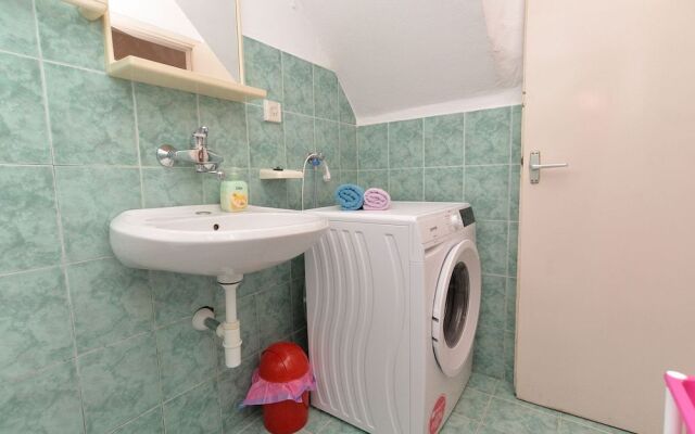 Apartment 623