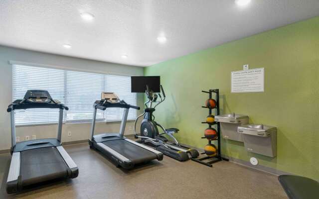 Extended Stay America Select Suites - Tampa - Northeast