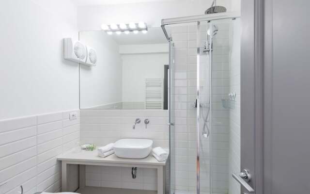 Pietra Square Residence