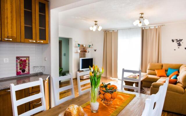 MARISKA - with swimming pool - A2(6+2)