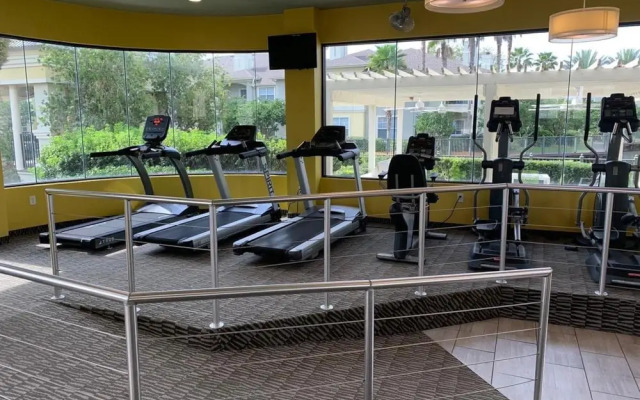 Superb Location & Luxury Amenities