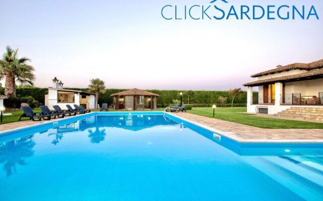 Alghero, Villa Claire de Lune with swimming pool ideal for 10 adults and 2 child