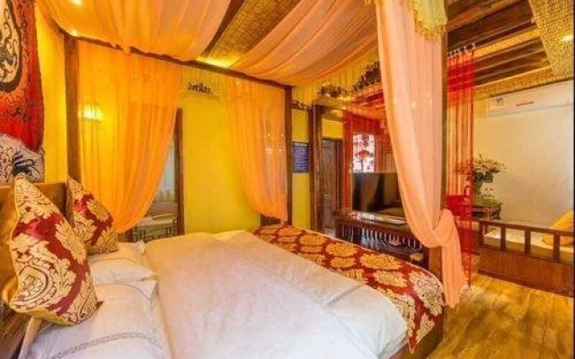 Floral Hotel·Yunjing Zhinan Hotel(Dayan Gucheng dashuiche store) – Guest Rooms – Lijiang
