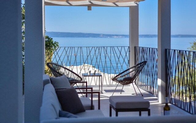 Amazing Home in Podstrana With Wifi and 5 Bedrooms