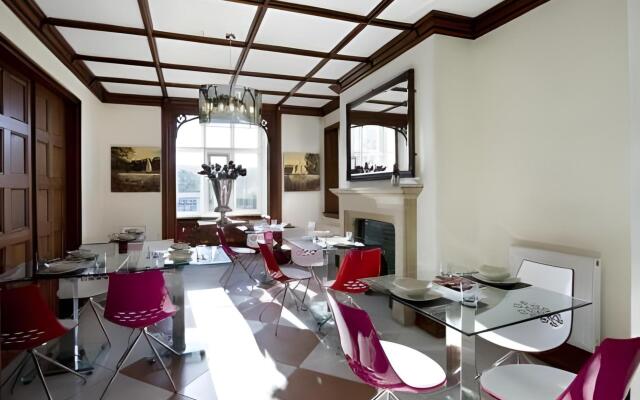 The Godalming Hotel
