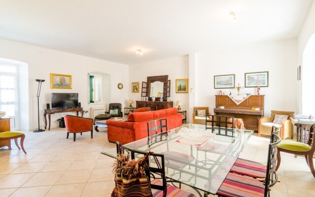 Stone House Dimato