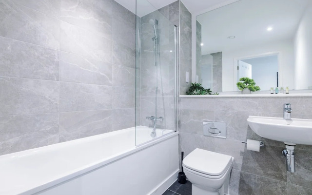 Hilltop Serviced Apartments - Salford